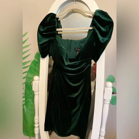 B Darlin | Dresses | Homecoming Dress Velvet Green Mini Cute Puffy Sleeves And Overlap Hemline | Poshmark B Darlin | Dresses | Homecoming Dress Velvet Green Mini Cute Puffy Sleeves And Overlap Hemline | Poshmark